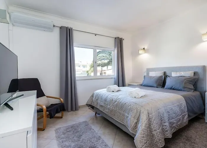 度假居 By Intiholidays 吉亚