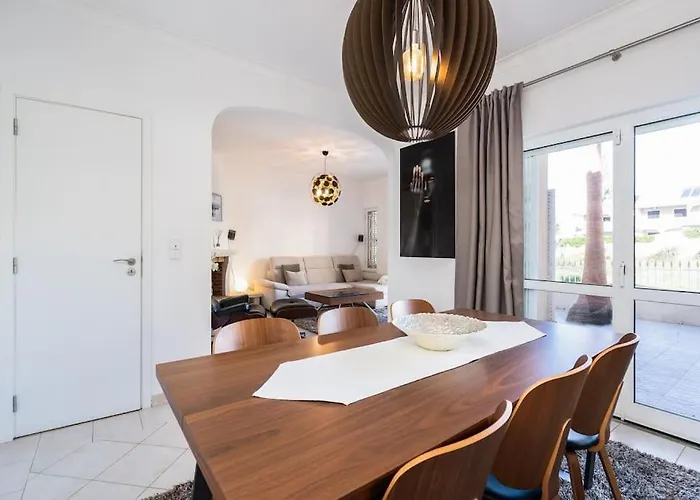 By Intiholidays * 吉亚