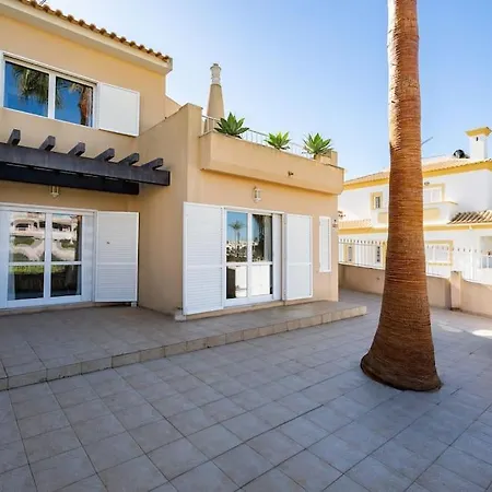 By Intiholidays Guia (Faro)