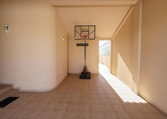 Holiday home By Intiholidays *