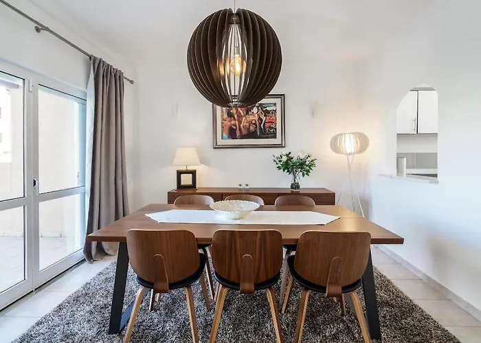 By Intiholidays Guia (Faro)