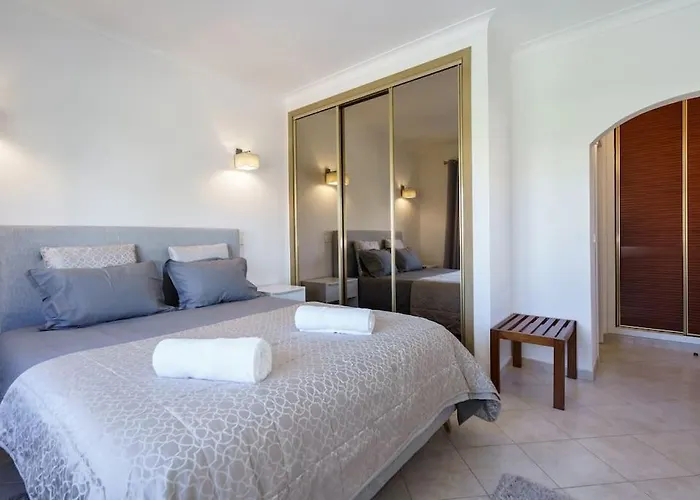 Holiday home By Intiholidays