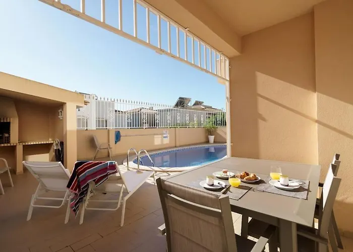 By Intiholidays Guia (Faro)